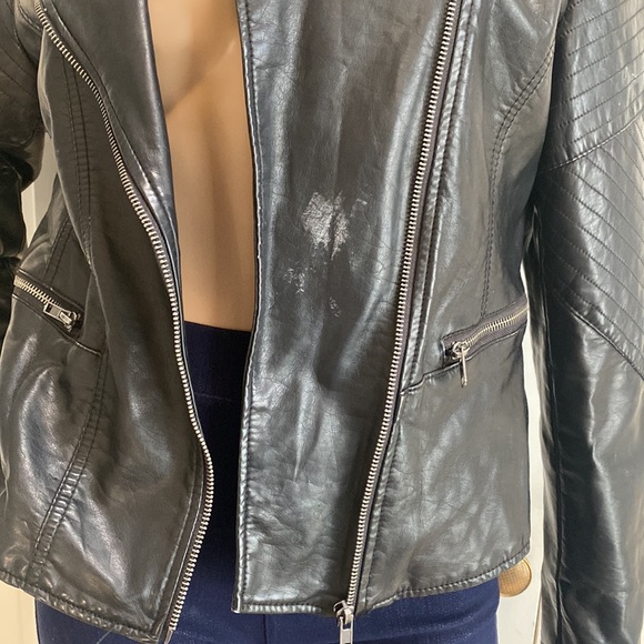 Xhilaration Womens L/XL Black Faux Leather Moto Jacket. Zipper front and 2 pocke - Picture 7 of 14